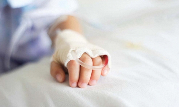 Bé trai 10 tuổi sốc phản vệ sau khi uống thuốc tự mua chữa ho, sốt