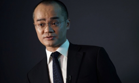 Đăng một bài thơ cổ lên MXH, tỷ phú mất 2,5 tỷ USD