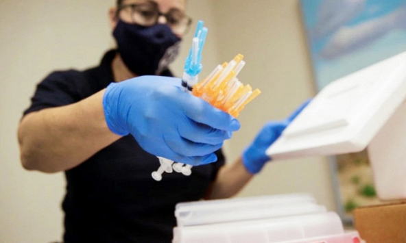 Hàng loạt công ty du lịch quốc tế cung cấp các tour du lịch tiêm chủng vắc-xin phòng COVID-19