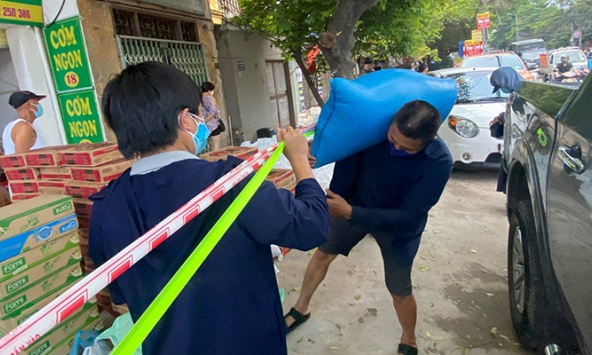 'Xóm ung thư' lập đội tình nguyện, kêu gọi cứu trợ bệnh nhân đang điều trị tại bệnh viện K