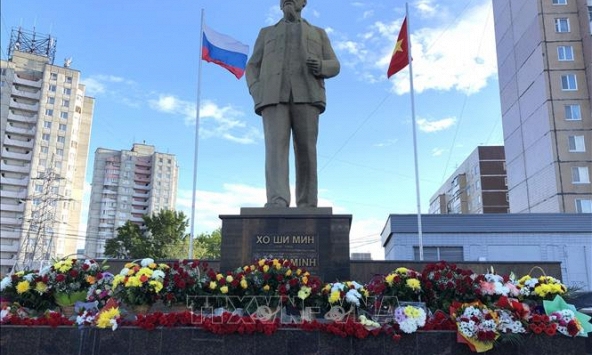 Câu chuyện độc đáo về tượng đài Bác ở thủ đô nước Nga