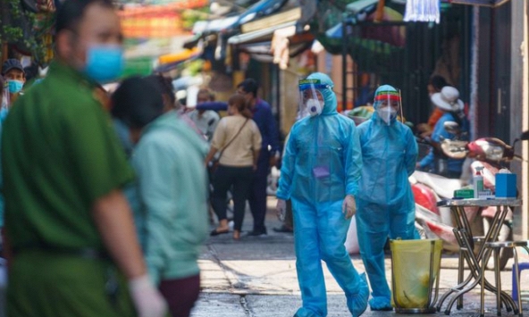 TP.HCM tìm người đến quán phá lấu, súp cua tại Xóm Chiếu