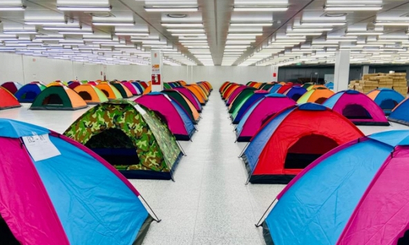 Công nhân Bắc Ninh ngủ lều bạt giữa mùa hè tháng 6