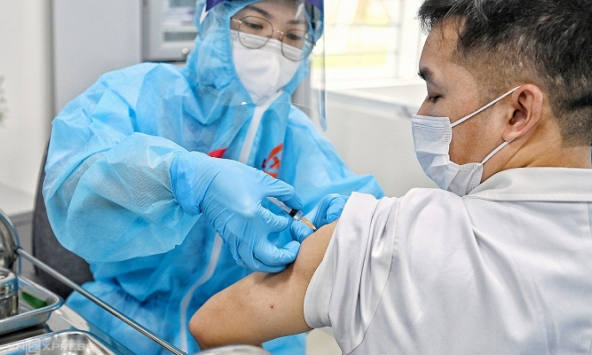 TP HCM tiếp nhận 71.800 liều vaccine Covid-19 AstraZeneca trong đợt ba