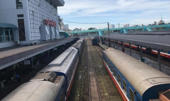 Hai đoạn đường sắt Hà Nội-Vinh và Nha Trang-TP HCM sẽ được ưu tiên làm trước