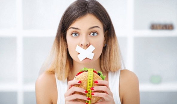 Trào lưu nhịn ăn khô để giảm cân: Detox hay 'ép xác'?