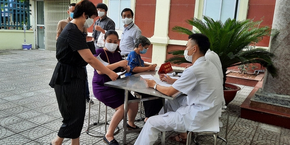 Vắc xin ngừa Covid-19 của Việt Nam ít tác dụng phụ hơn vắc xin AstraZeneca, Pfizer