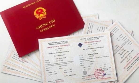 Chính thức bãi bỏ chứng chỉ tin học, ngoại ngữ cho công chức hành chính