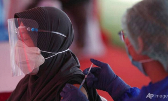Hàng trăm bác sĩ và nhân viên y tế Indonesia bị nhiễm COVID-19 dù đã được tiêm ngừa
