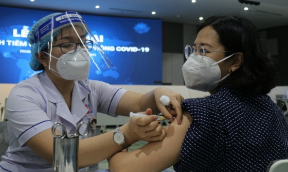 Chuyên gia khuyến cáo không nên có tâm lý lựa chọn mà bỏ đi cơ hội tiêm chủng sớm