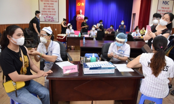 'Cố gắng hoàn thành mục tiêu 70% dân số được tiêm chủng trong 6 tháng đầu năm 2022'