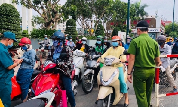 Những trường hợp nào được ra khỏi nhà khi giãn cách theo Chỉ thị 16?