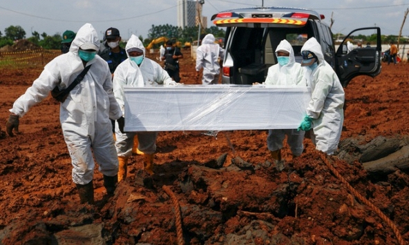 Indonesia: Các bệnh viện trở thành 'vùng chiến sự' khi người chết vì Covid-19 tăng vọt