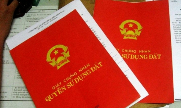 Bộ TN&MT đề nghị việc cấp sổ đỏ ghi cả tên vợ, tên chồng