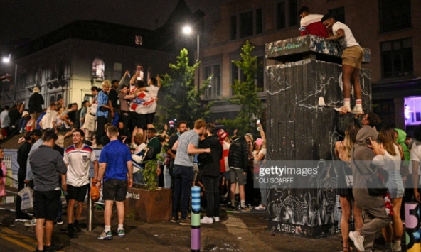 Bạo lực nhằm vào người da màu bùng phát sau chung kết Euro 2020