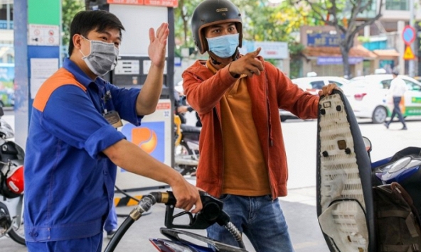 Giá xăng tăng lên mức cao nhất hơn 2 năm