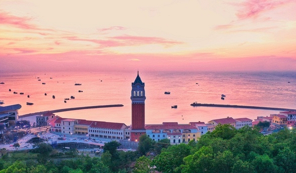 Đề xuất thí điểm đón khách quốc tế có hộ chiếu vaccine đến đảo Phú Quốc