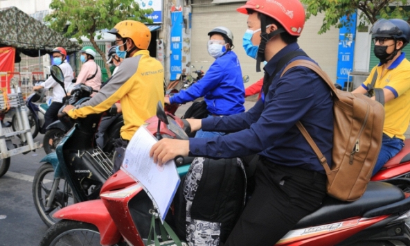 TP.HCM dừng 310 chốt kiểm soát người dân ra đường không lý do 