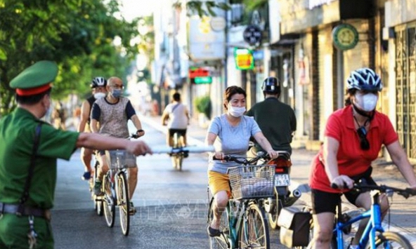 Phớt lờ lệnh cấm, người dân Thủ đô vẫn đạp xe, tập thể dục
