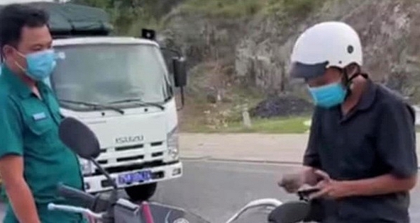 Lãnh đạo TP Nha Trang nói gì về việc chốt kiểm dịch nói bánh mì 'không phải lương thực'?