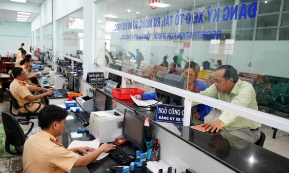 Người dân có thể mua xe mới, khai báo mất xe qua hệ thống online 