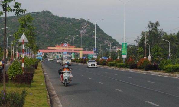 An Giang: Lợi dụng thẻ cán bộ, công chức để ra đường không lý do