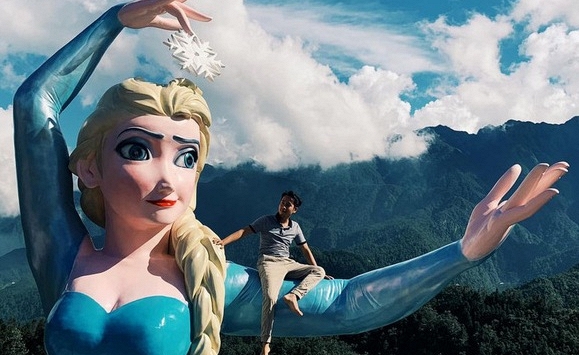 Cưỡng chế tháo dỡ Nữ hoàng băng giá Elsa ở Sapa