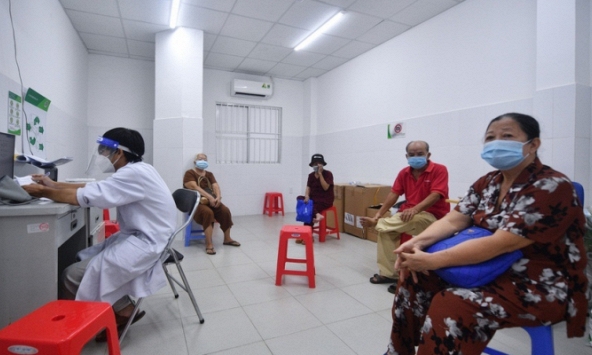 Những nguyên nhân khiến tốc độ tiêm vaccine ở TP.HCM mới đạt 60%