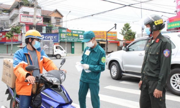 Trường hợp lớn tiếng chửi lực lượng chống dịch bị xử lý như thế nào?