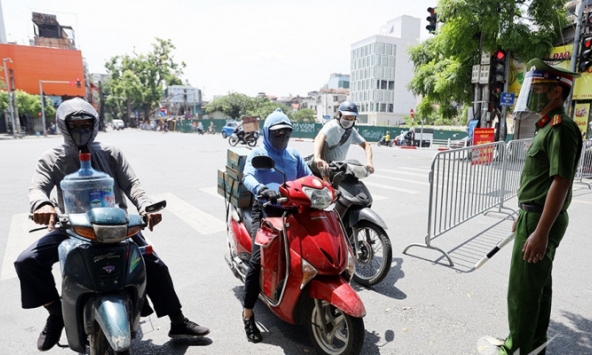 Người dân có được đi nhận đồ thực phẩm gửi từ quê ra?