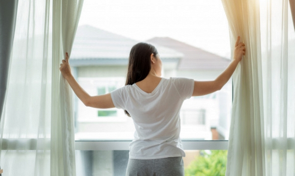 Ở nhà mùa dịch: khi hàng xóm là F0, có nên đóng kín tất cả cửa lại?