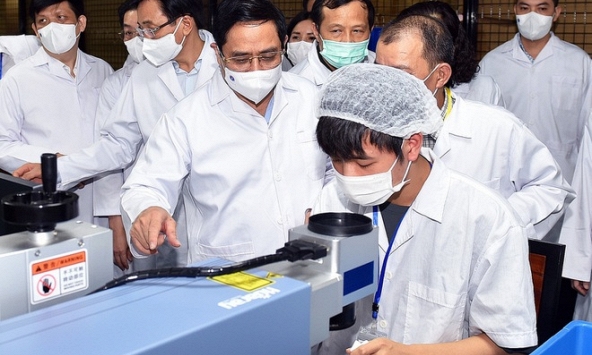 Thủ tướng yêu cầu tiêm phòng ngay cho người cao tuổi, có bệnh nền