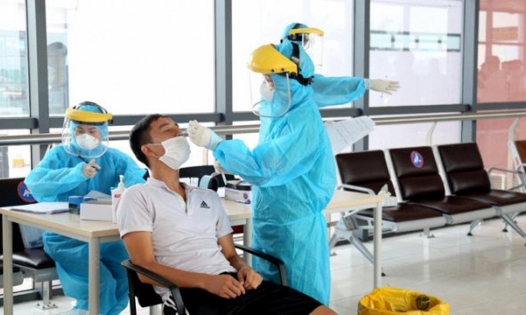 Hà Nội có hơn 200 người khai báo y tế có triệu chứng ho, sốt, chờ xét nghiệm COVID-19