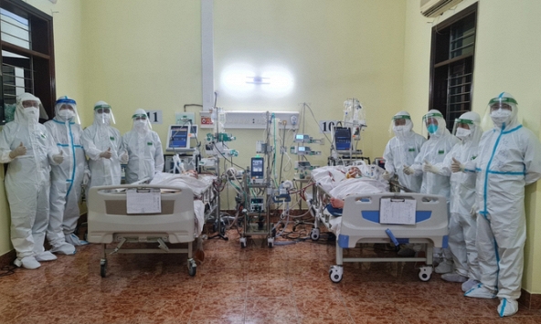 Bệnh viện Quân y 175 'chia đôi' một máy thở ECMO để cứu bệnh nhân F0 nguy kịch