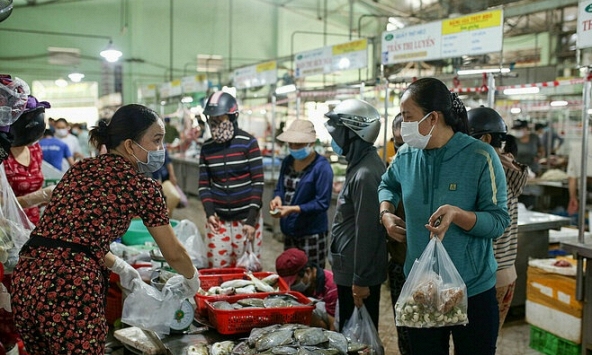 Đà Nẵng, Nha Trang yêu cầu người dân không ra khỏi nhà trong một tuần