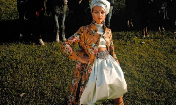 Một Afghanistan thời trang trong quá khứ: Khi váy ngắn đi cùng khăn trùm đầu