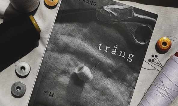 'Trắng' – Kiếm tìm sức mạnh nội tại từ đống tro tàn của đổ nát