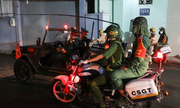 Từ 0h ngày 23/8, lực lượng quân đội tăng cường các chốt kiểm soát phòng dịch