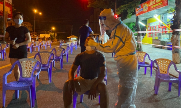Đà Nẵng thí điểm test nhanh COVID-19 tại nhà