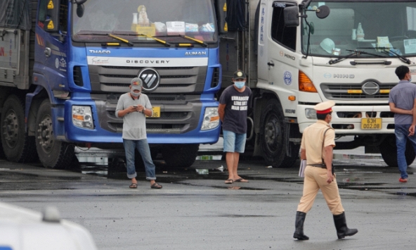 8 tỉnh đưa ra quy định các giấy phép con, “làm khó” doanh nghiệp lưu thông hàng hóa