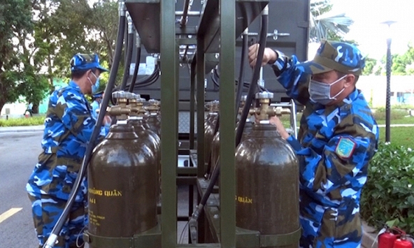 Quân đội có thể sản xuất 4.000 bình 0xy loại 40 lít mỗi ngày