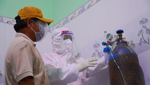 Bác sĩ Trương Hữu Khanh: Dùng ôxy tại nhà - 2 cách nghĩ đáng lo