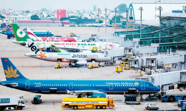 Cục Hàng không yêu cầu các hãng dừng bán vé bay nội địa