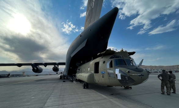 Lính Mỹ cuối cùng lên máy bay rời Afghanistan 