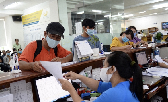 Từ 1/9, chồng được hưởng trợ cấp 1 lần khi vợ sinh con