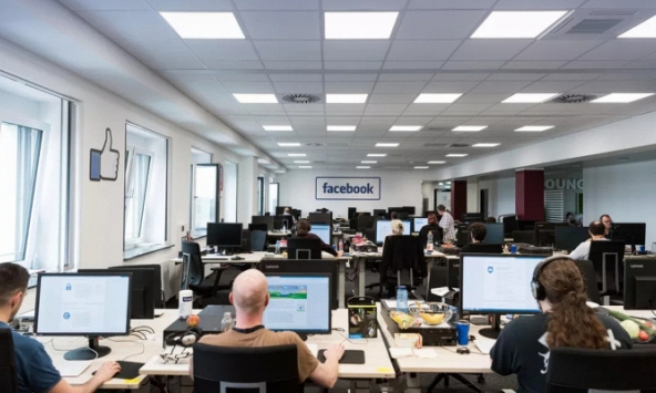 Kiểm duyệt thông tin độc hại trên Facebook với giá 500 triệu USD/ năm.