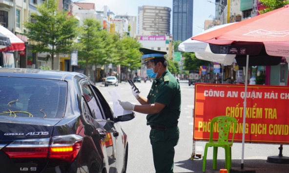 Đà Nẵng: Với giấy đi đường mã QR Code, người dân chỉ mất 5 giây để qua chốt