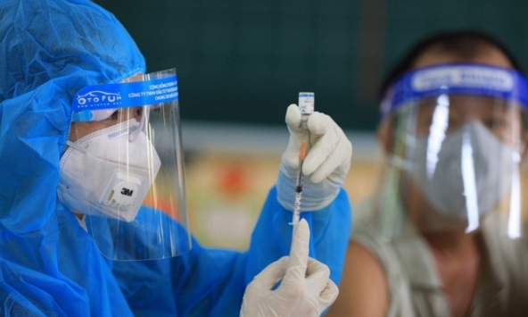 Tỷ lệ tiêm chủng của TPHCM và 3 tỉnh phía Nam đạt 65-77% vaccine được cấp