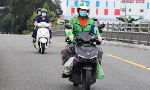 TPHCM: Nhiều cơ sở y tế ngưng xét nghiệm miễn phí cho các shipper 