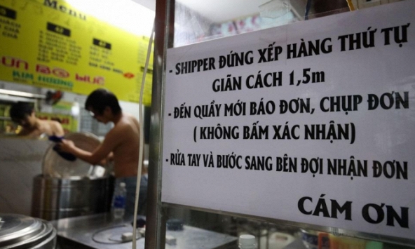Hàng quán ở TP.HCM bối rối với với các yêu cầu để mở cửa trở lại